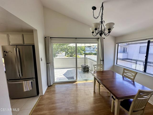 6459 Stoney View Lane, Simi Valley CA: https://media.crmls.org/mediaz/a829c691-ddc9-4437-b937-7602584150d8.jpg