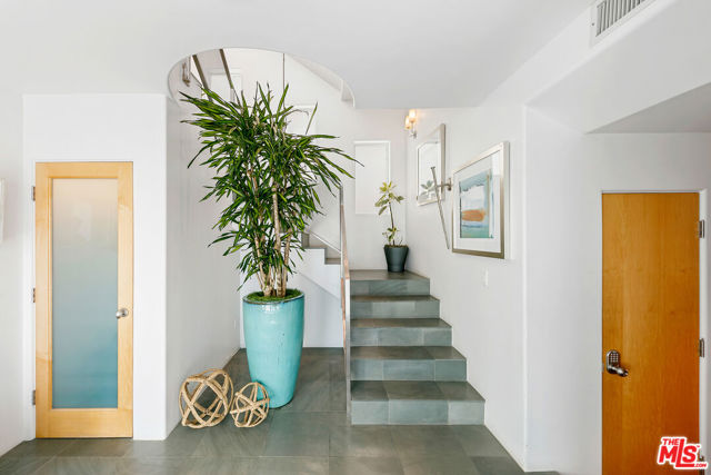 1341 Palisades Beach Road, Santa Monica CA: https://media.crmls.org/mediaz/a82a2e9b-1ca8-4e17-ba48-b61e0bb7836e.jpg