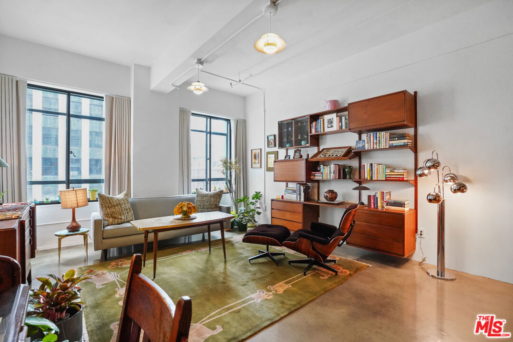 849 S Broadway Unit 403