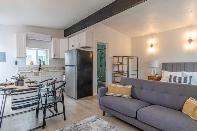2813 15 46Th St, San Diego CA: https://media.crmls.org/mediaz/a82a4b87-396f-4349-a672-b2214e6fc9f2.jpg