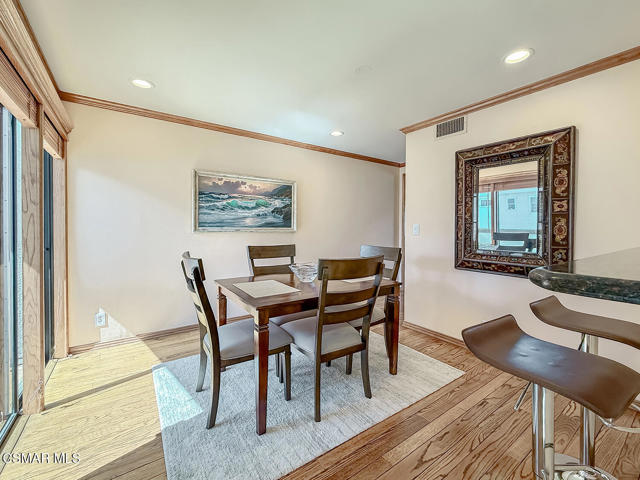 16030 Moorpark Street, Encino CA: https://media.crmls.org/mediaz/a82a8cd8-1439-4198-ba92-2440f5f1dc94.jpg