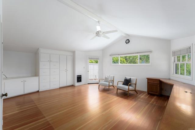 Detail Gallery Image 14 of 30 For 1381 W Muirlands Dr, La Jolla,  CA 92037 - 3 Beds | 3 Baths