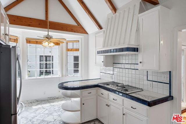 2558 Kelton Avenue, Los Angeles CA: https://media.crmls.org/mediaz/a82b2cbd-af91-4d44-8af3-4f1cec47584a.jpg