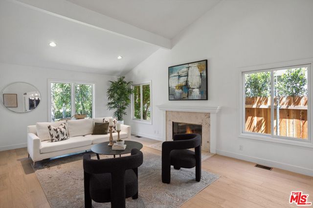 314 22nd Street, Santa Monica CA: https://media.crmls.org/mediaz/a82b608e-4179-4631-869c-4705e9f3aa6a.jpg