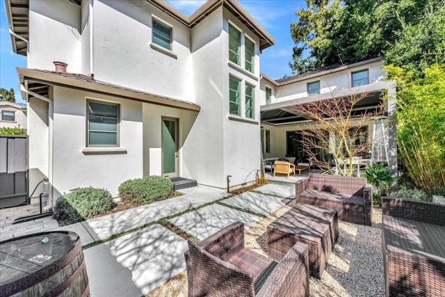 2101 Valparaiso Avenue, Menlo Park CA: https://media.crmls.org/mediaz/a82c6774-5d5c-451a-ad55-a07ce191ffde.jpg