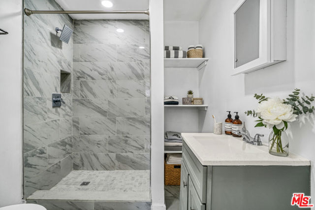 120 N Avenue 25, Los Angeles CA: https://media.crmls.org/mediaz/a82ceca2-5174-4e00-879d-3b22aed300ac.jpg