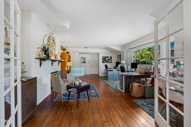 Detail Gallery Image 8 of 22 For 2701 N 6th St, Burbank,  CA 91504 - 3 Beds | 2 Baths