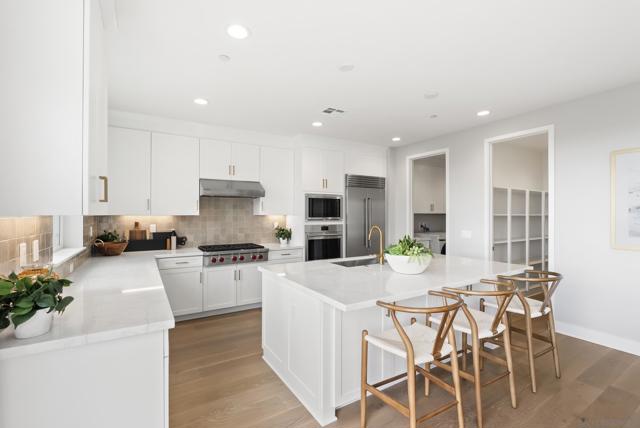 951 Visalia Pl, San Marcos CA: https://media.crmls.org/mediaz/a82fa84b-9c34-4b87-99d2-932072588b50.jpg
