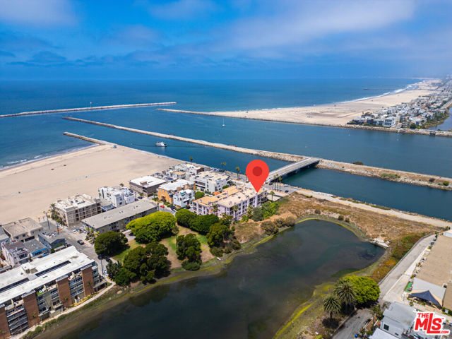 6220 Pacific Avenue, Playa del Rey CA: https://media.crmls.org/mediaz/a82fd0ca-e6b3-4c9b-ad4d-27982bb338b4.jpg