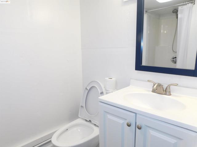 3411 Del Monte Way, San Leandro CA: https://media.crmls.org/mediaz/a8304f79-e0ec-473c-9be2-1eec6895414e.jpg