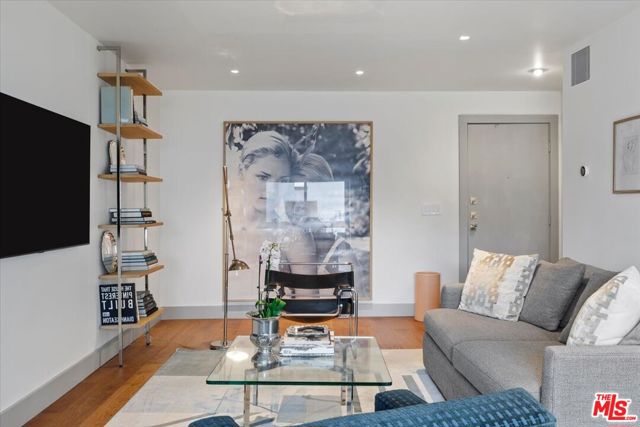 1735 N Fuller Avenue, Los Angeles CA: https://media.crmls.org/mediaz/a830ca67-5fb6-4eb0-89ee-c103aff18bad.jpg