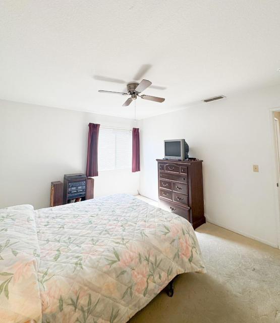 1046 Santa Barbara Street, Los Banos CA: https://media.crmls.org/mediaz/a830ce70-a705-4ea8-89bc-c8c57a1ef07c.jpg