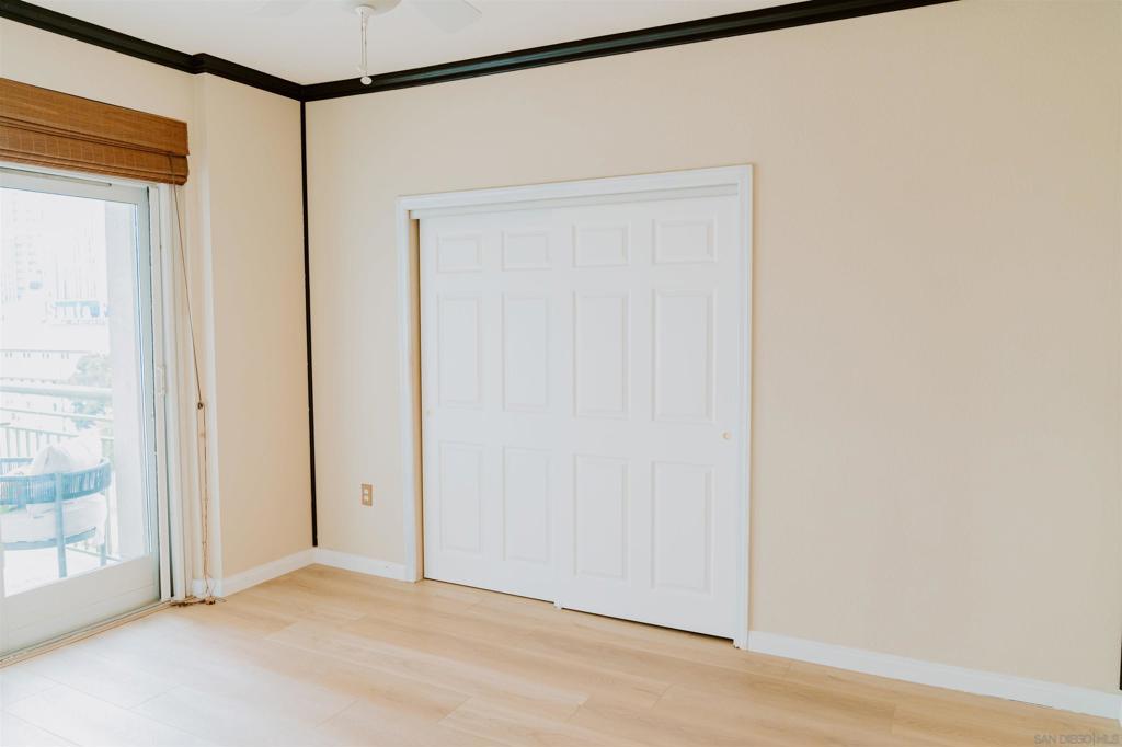 https://media.crmls.org/mediaz/a830ffd4-540d-45b5-bbce-11df597b3dae.jpg?preset=X-Large