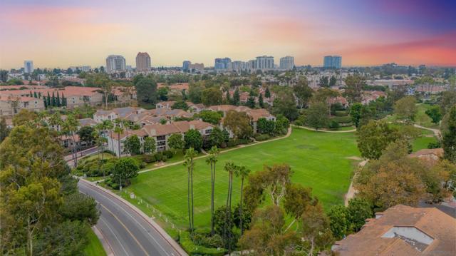 7405 Charmant Dr, San Diego CA: https://media.crmls.org/mediaz/a8313623-fa37-47f9-a86b-97c6070dd383.jpg