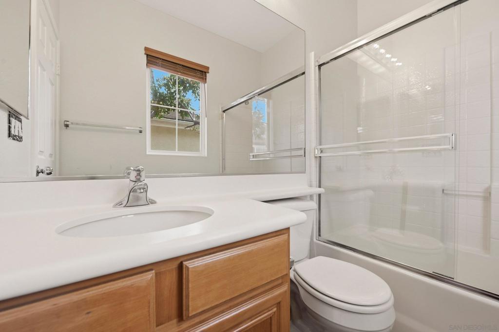 https://media.crmls.org/mediaz/a831a9be-4d5d-4e11-9bd7-76c6e0e188fb.jpg?preset=X-Large