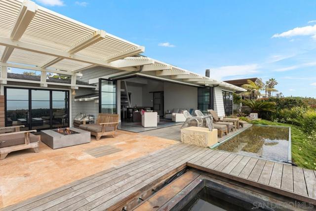 111 Little Orphan Aly, Del Mar CA: https://media.crmls.org/mediaz/a832812e-90cf-4b2b-93cc-6e60ec122140.jpg