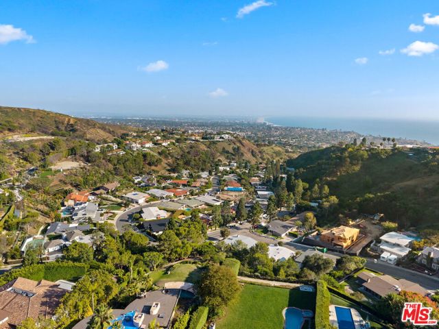 Drew Fenton | 1344 Bienveneda Avenue Pacific Palisades CA | MLS: 7487432