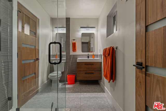 4430 Natoma Avenue, Woodland Hills CA: https://media.crmls.org/mediaz/a832e60d-cc97-4d2b-8021-7eb3b01dadeb.jpg