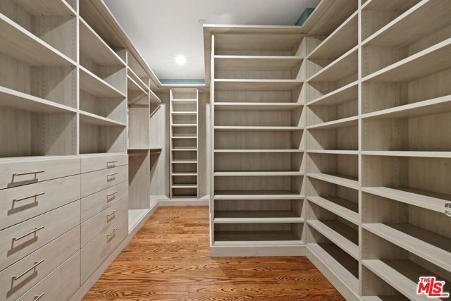 17710 Karen Drive, Encino CA: https://media.crmls.org/mediaz/a8334c94-9b66-4d8c-8fc8-3cf4768c943b.jpg