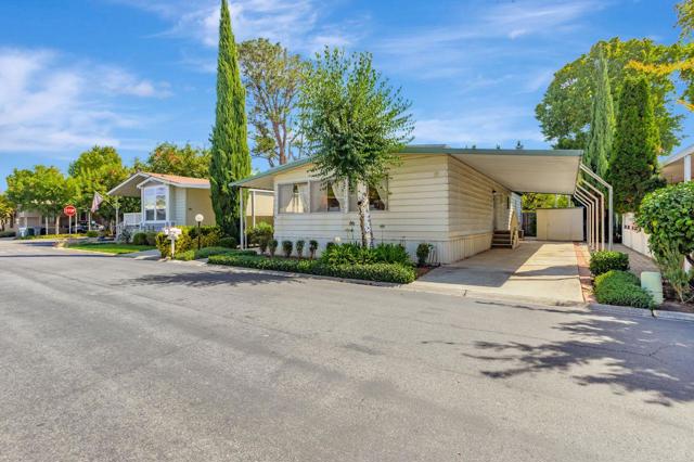 177 Quail Hallow Drive, San Jose CA: https://media.crmls.org/mediaz/a833bbe4-3800-4b6d-80a2-2e8e9f8f17fb.jpg