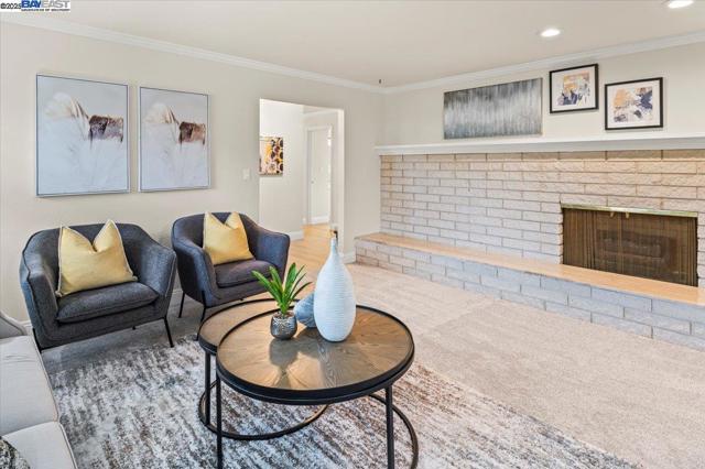 25631 Paul Ct, Hayward CA: https://media.crmls.org/mediaz/a833c594-17c0-488c-99f4-316fb5219c79.jpg