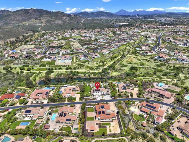 8366 The Landing Way, San Diego CA: https://media.crmls.org/mediaz/a833fa08-4474-424c-b0e7-75d1c1cb8ea7.jpg