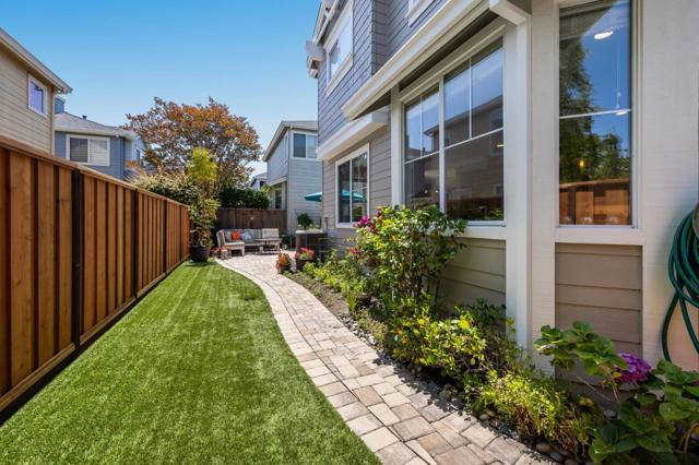410 Krystallos Lane, Redwood City CA: https://media.crmls.org/mediaz/a834f906-c570-4548-a217-fbf07c26a05a.jpg