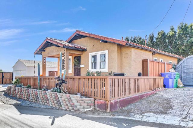 Detail Gallery Image 3 of 39 For 3544 Boundary St, San Diego,  CA 92104 - 2 Beds | 1 Baths