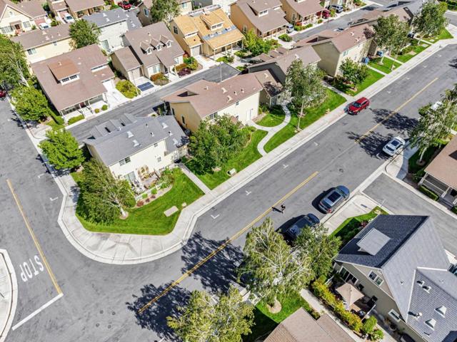 1554 Rosette Way, Gilroy CA: https://media.crmls.org/mediaz/a835d609-8ae9-4535-bf2f-17f057e3fca2.jpg