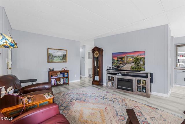 1500 Richmond Rd, Santa Paula CA: https://media.crmls.org/mediaz/a8363ef7-c2c9-44d5-b47e-8392fa12c5ef.jpg