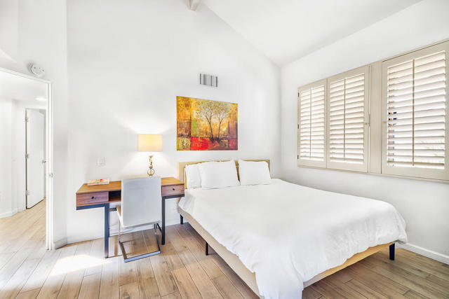 192 Kavenish Drive, Rancho Mirage CA: https://media.crmls.org/mediaz/a8375257-f07f-4015-9bb7-413ed78cc47b.jpg