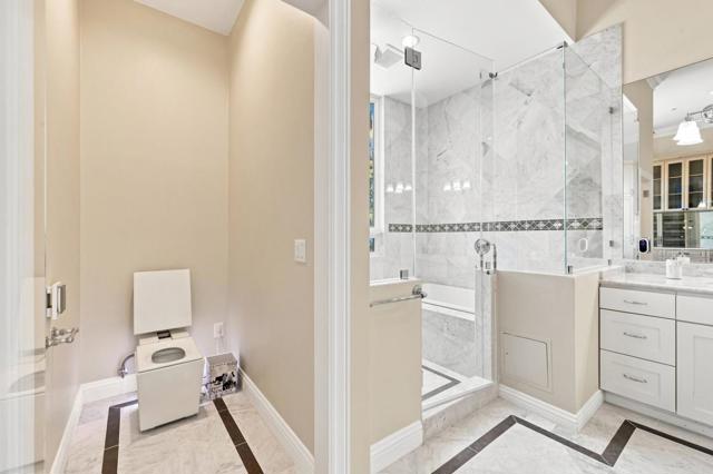 150 New Place Road, Hillsborough CA: https://media.crmls.org/mediaz/a8381a5c-6053-473d-a0e4-0ec9ff0915eb.jpg