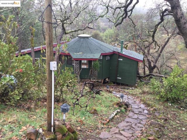 1557 Los Alamos RD, Santa Rosa CA: https://media.crmls.org/mediaz/a8389550-0f8b-467b-aa45-0aa93000a470.jpg