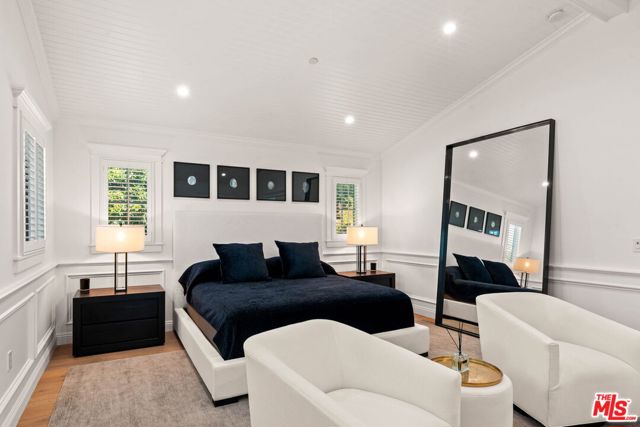 5235 Sylmar Avenue, Sherman Oaks CA: https://media.crmls.org/mediaz/a83899c1-ecba-46dd-9369-b4dbb313d777.jpg