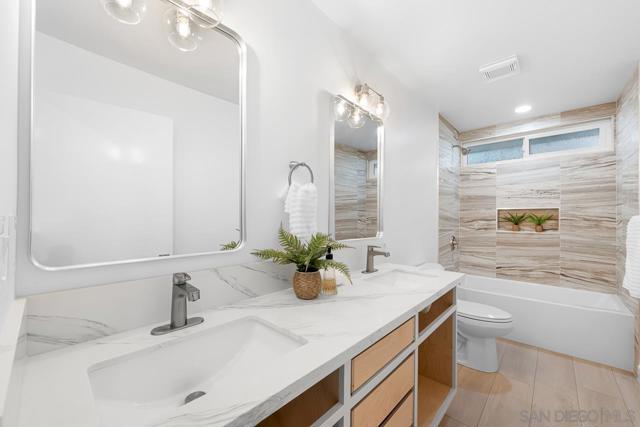 5435 Del Cerro Blvd, San Diego CA: https://media.crmls.org/mediaz/a839498a-010b-40e1-9329-ff166bb51dbf.jpg