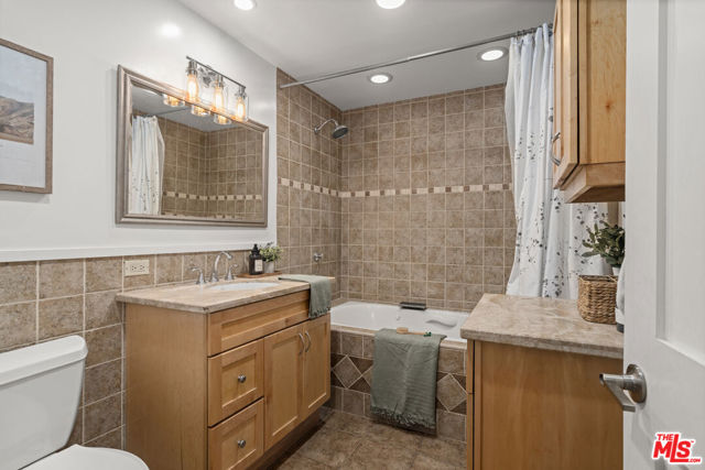 8044 Cowan Avenue, Los Angeles CA: https://media.crmls.org/mediaz/a83968b7-5130-4b8b-8534-2b808fa487f5.jpg