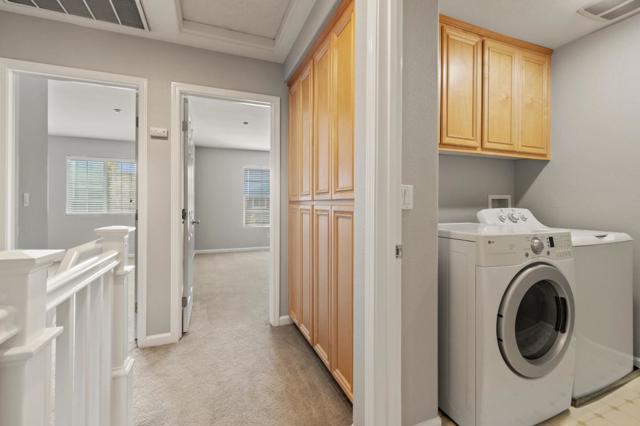 271 Washington Drive, Brentwood CA: https://media.crmls.org/mediaz/a8397bba-cb03-4731-bfbf-673b41f7e0dd.jpg