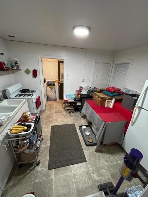 612 Central Avenue, Salinas CA: https://media.crmls.org/mediaz/a83a3379-33d5-4dbb-885a-09de260bde72.jpg