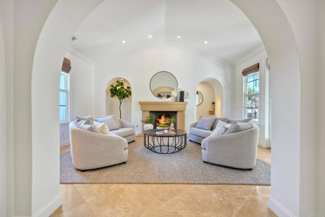 14317 Salida Del Sol, San Diego CA: https://media.crmls.org/mediaz/a83a5098-d498-4988-a93c-406fc294f498.jpg