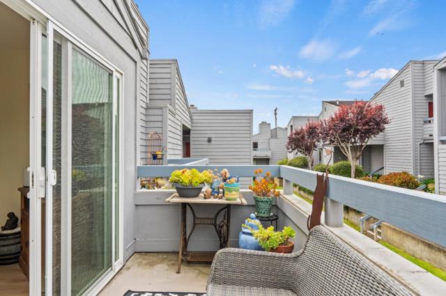 3095 Marina Drive, Marina CA: https://media.crmls.org/mediaz/a83a662e-b7a7-4183-aa49-d67093dfb901.jpg