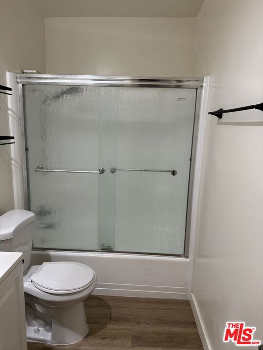 5400 Newcastle Avenue, Encino CA: https://media.crmls.org/mediaz/a83a7da1-f740-48b8-bdfd-127f67f10e3a.jpg