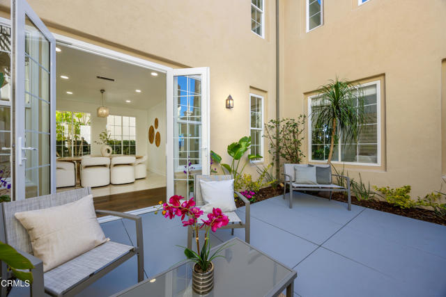 Detail Gallery Image 16 of 69 For 827 W Heritage Oak Ct, Altadena,  CA 91001 - 5 Beds | 5 Baths