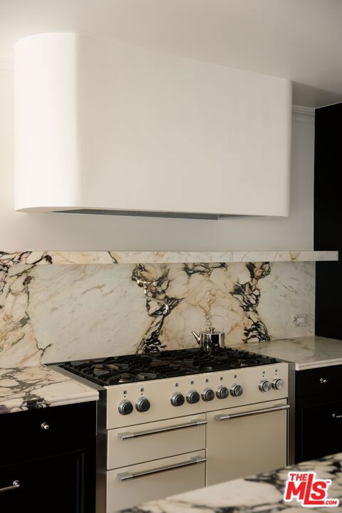 236 S Reeves Drive, Beverly Hills CA: https://media.crmls.org/mediaz/a83b28b6-b8dc-4388-abdb-b5ea959ac79e.jpg