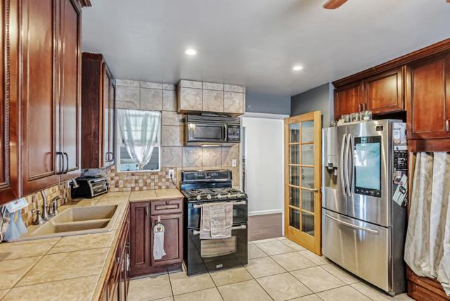 26280 Adrian Avenue, Hayward CA: https://media.crmls.org/mediaz/a83b6dec-af3e-4979-9926-6553cf517029.jpg