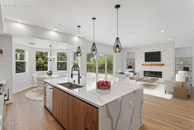 295 Toyon Court, Thousand Oaks CA: https://media.crmls.org/mediaz/a83bda50-8861-4bc2-b894-9f4447aaf267.jpg