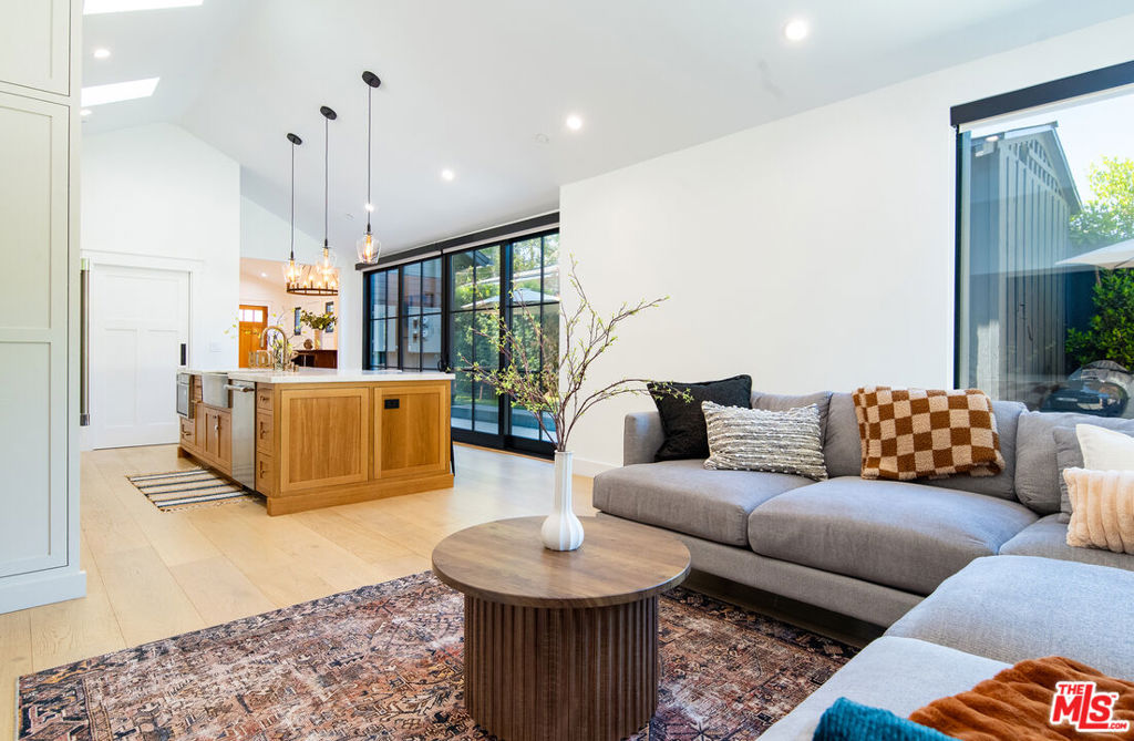 MLS #25608887 image #11