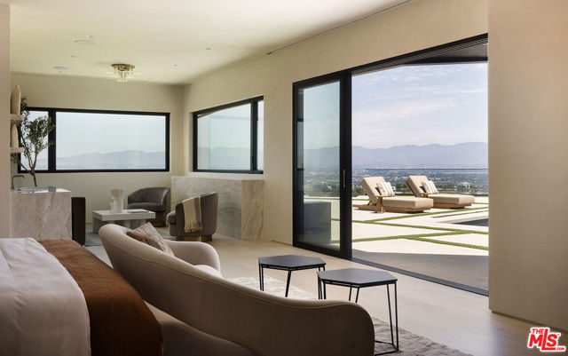 16401 Mulholland Drive, Los Angeles CA: https://media.crmls.org/mediaz/a83c40f9-2da4-4939-a058-3e4e4d1a2b61.jpg