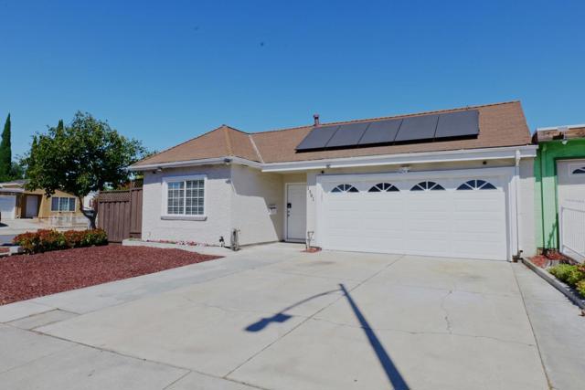 1381 Taper Court, San Jose CA: https://media.crmls.org/mediaz/a83c986d-d87b-4bdc-8cb3-000b90a695bd.jpg