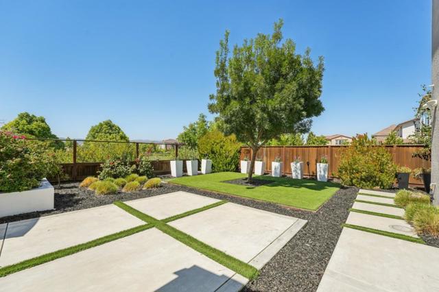 18713 White Moon Drive, Morgan Hill CA: https://media.crmls.org/mediaz/a83d3c8a-6d99-4723-80d2-1560f3fea33d.jpg