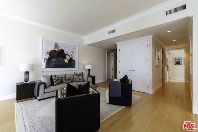 10727 Wilshire Boulevard, Los Angeles CA: https://media.crmls.org/mediaz/a83d5991-a326-4f58-b526-1be3308f5339.jpg